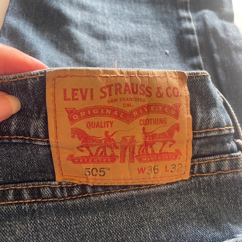 Levi Strauss & Co. 505 Regular Fit 36 x 32 Jeans